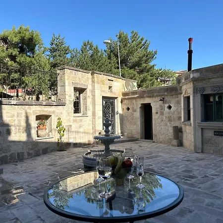 Bed & Breakfast 1860 Kadievi & *
