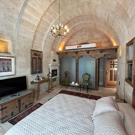 1860 Kadievi & Urgup