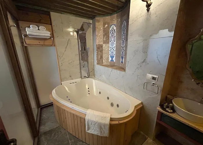 1860 Kadievi & Urgup