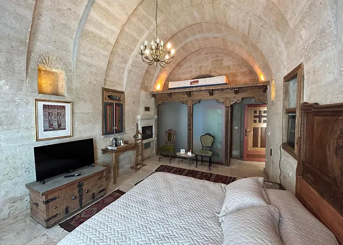 1860 Kadievi & Urgup